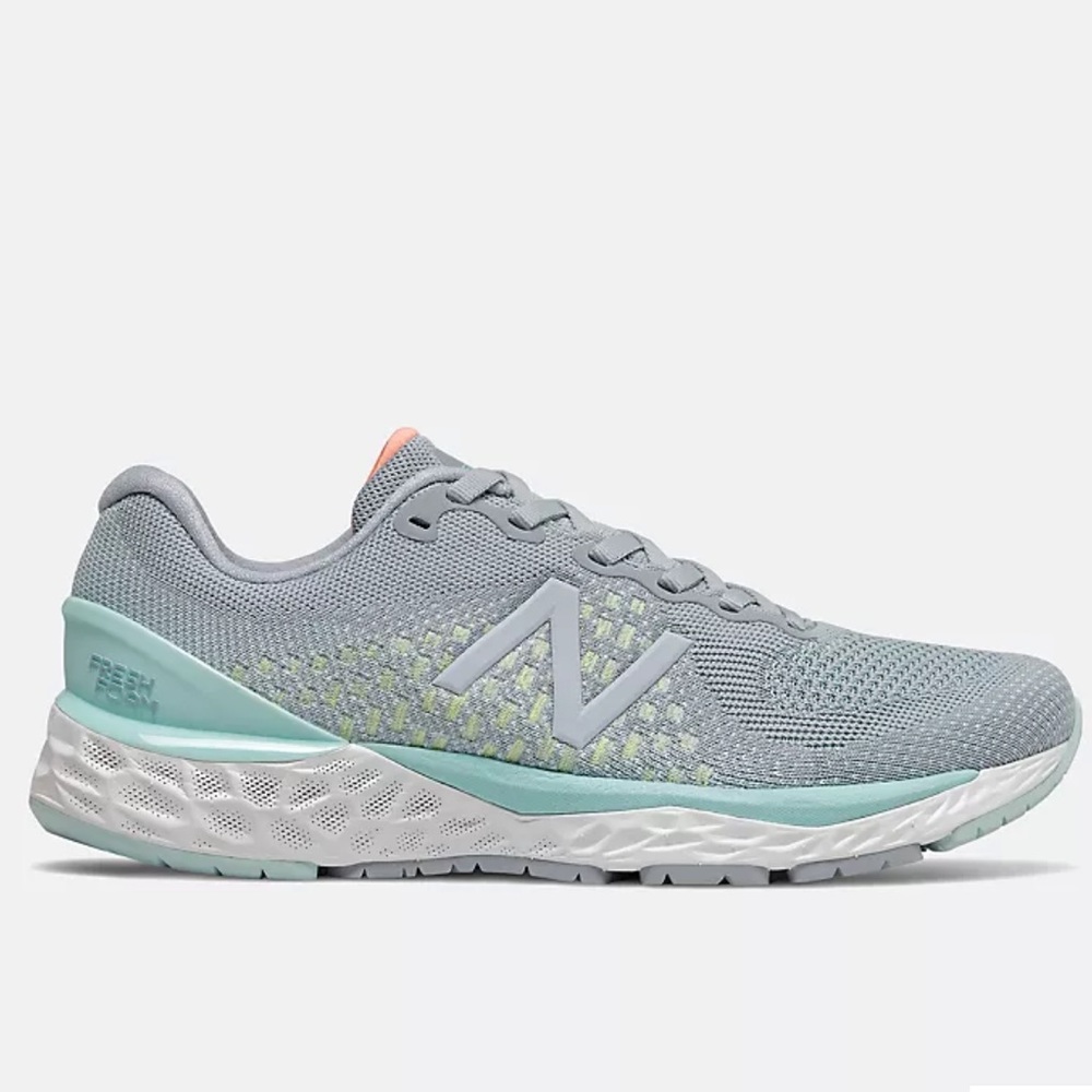 New Balance Tennis shoes